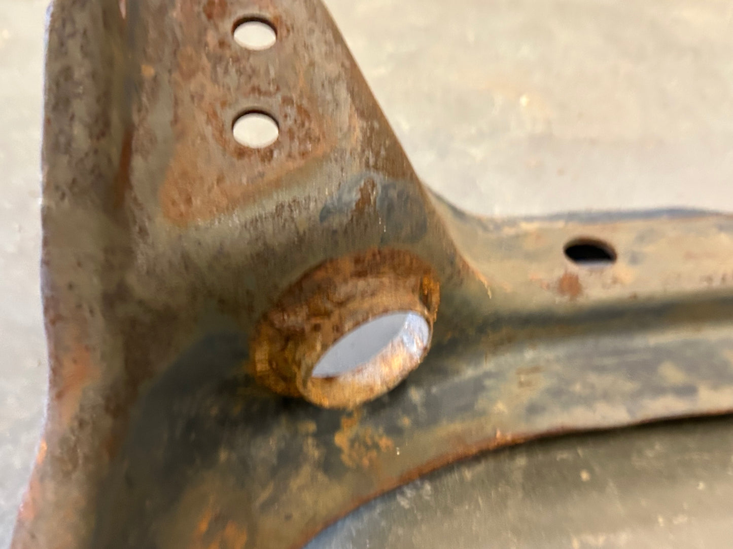 91-94 Explorer OEM Radius Arm Crosmember