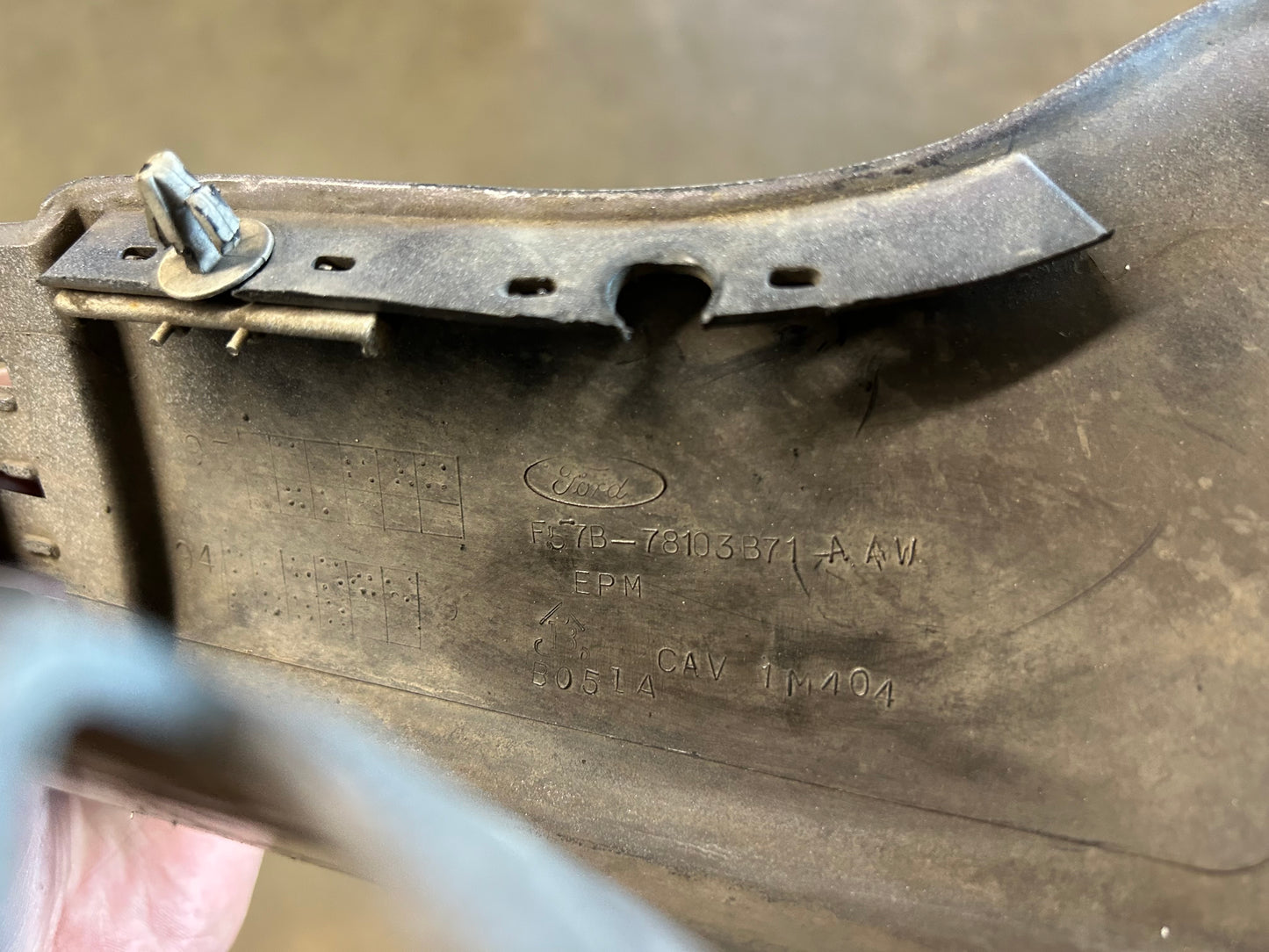 91-94 Explorer Limited Running Board Corner