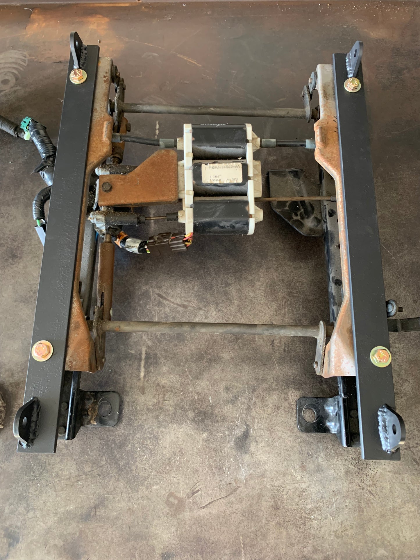 91-01 Bolt In Bucket Seat Mounts