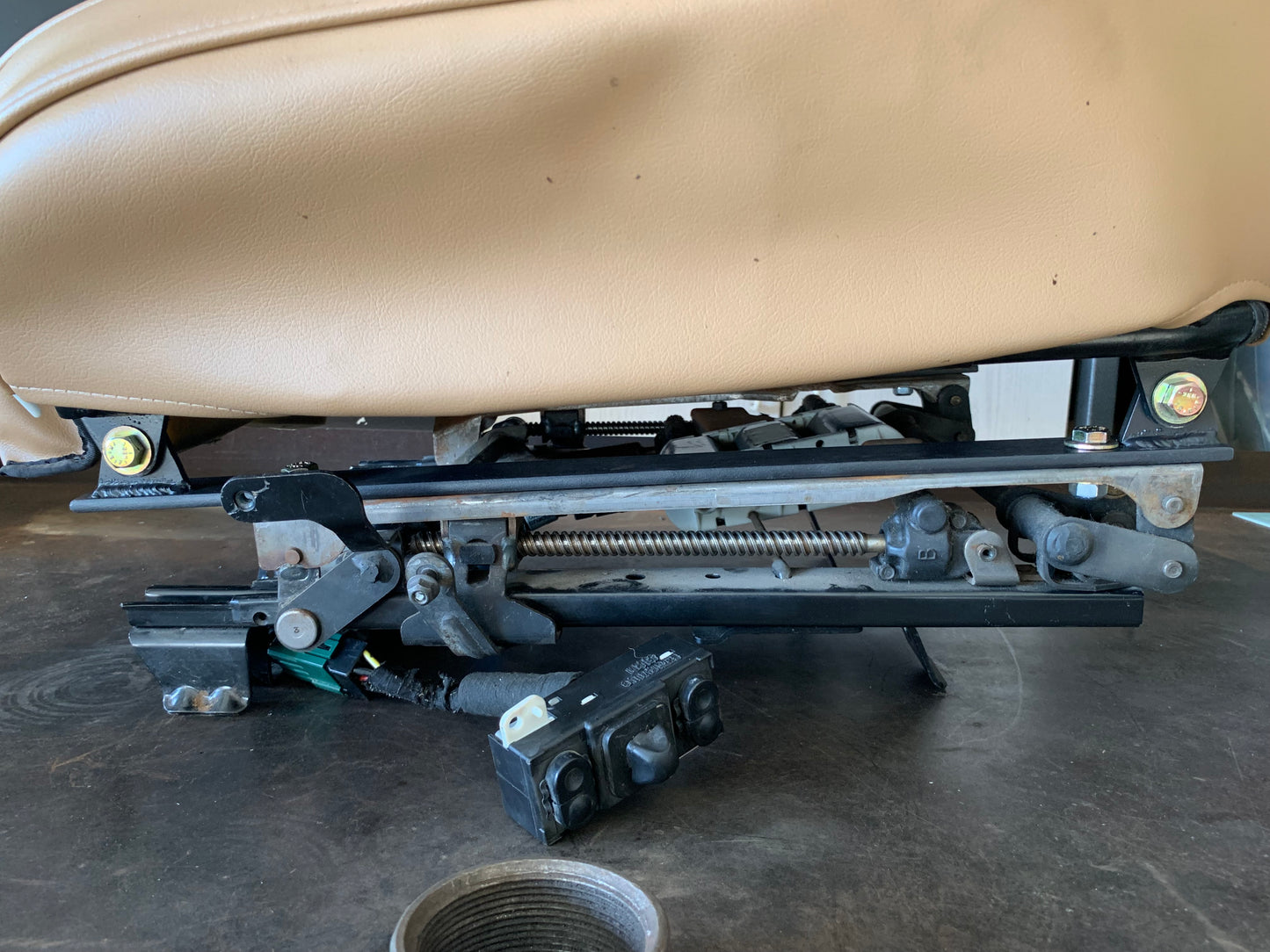 91-01 Bolt In Bucket Seat Mounts