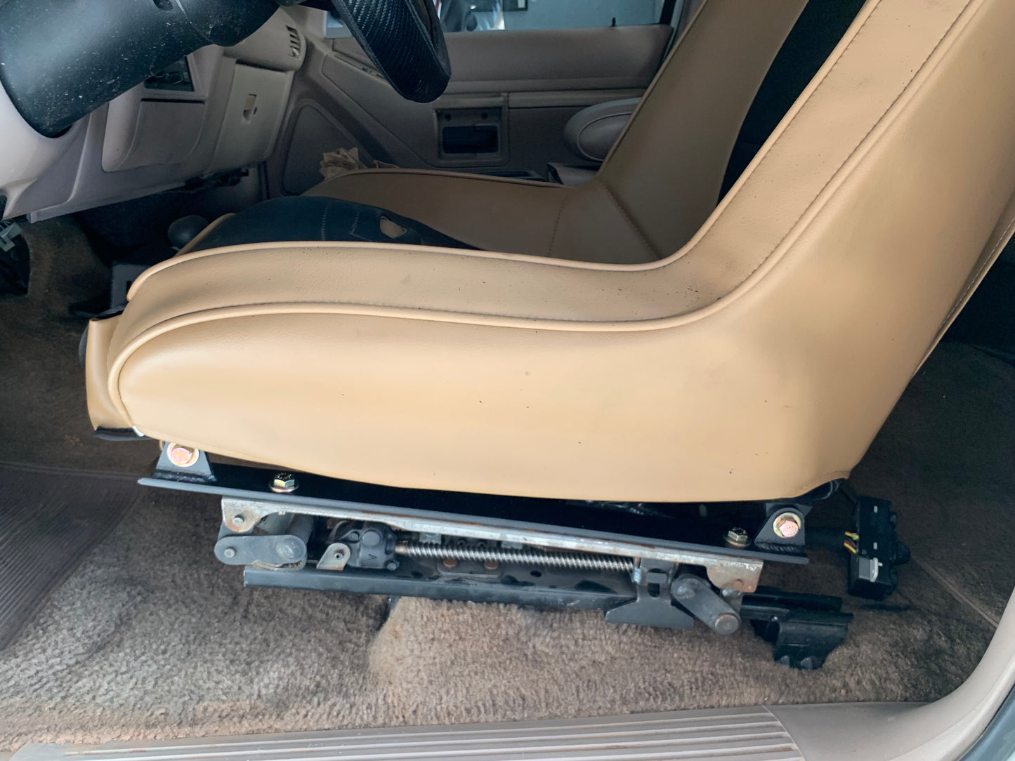 91-01 Bolt In Bucket Seat Mounts